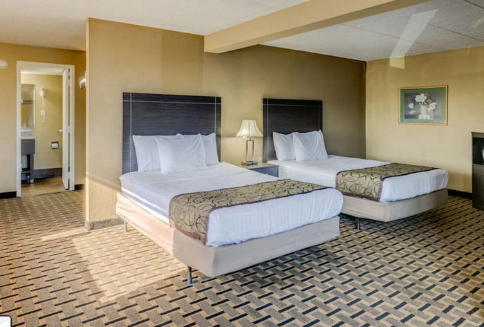 Rivertown Inn & Suites (Carillon Motel) - Recent Photos From Website (newer photo)